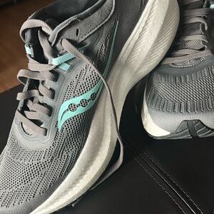 Saucony Women's Gray and Teal Athletic Shoes